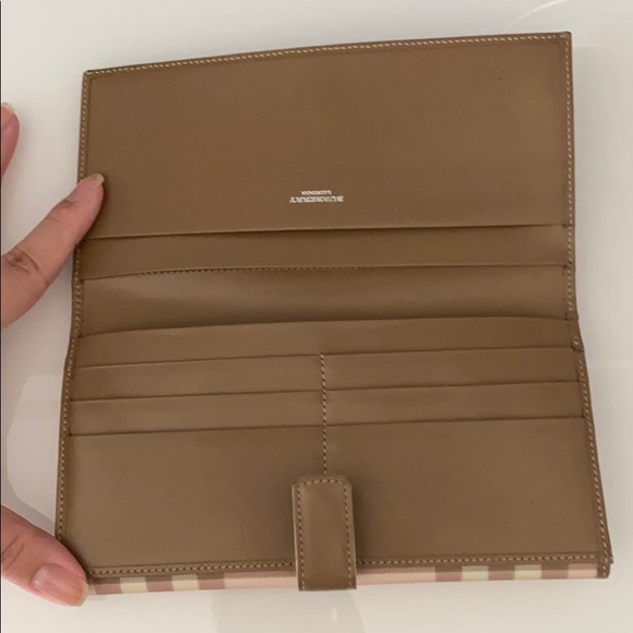 Burberry long Wallet - Picture 3 of 6